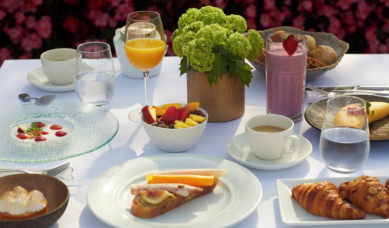 Veranda breakfast buffet